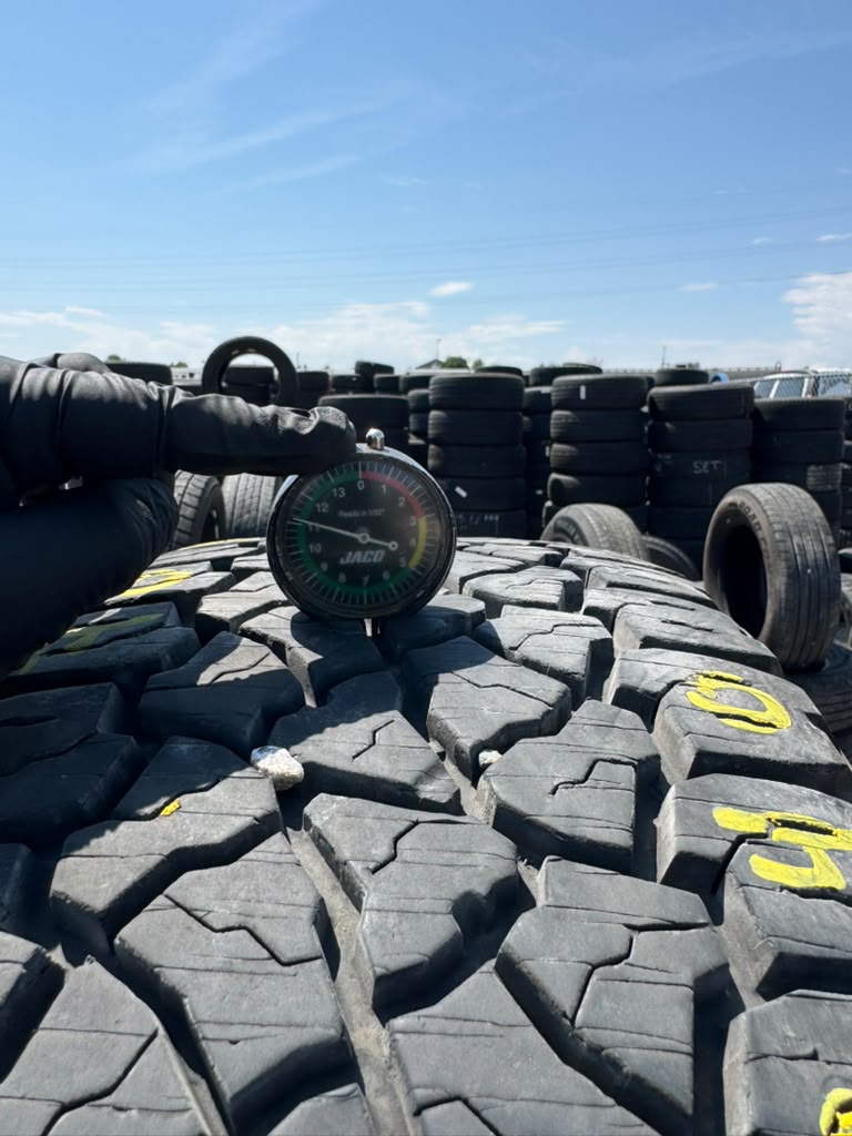 LT275/70R18 Set (4 Used Tires) Kelly Edge