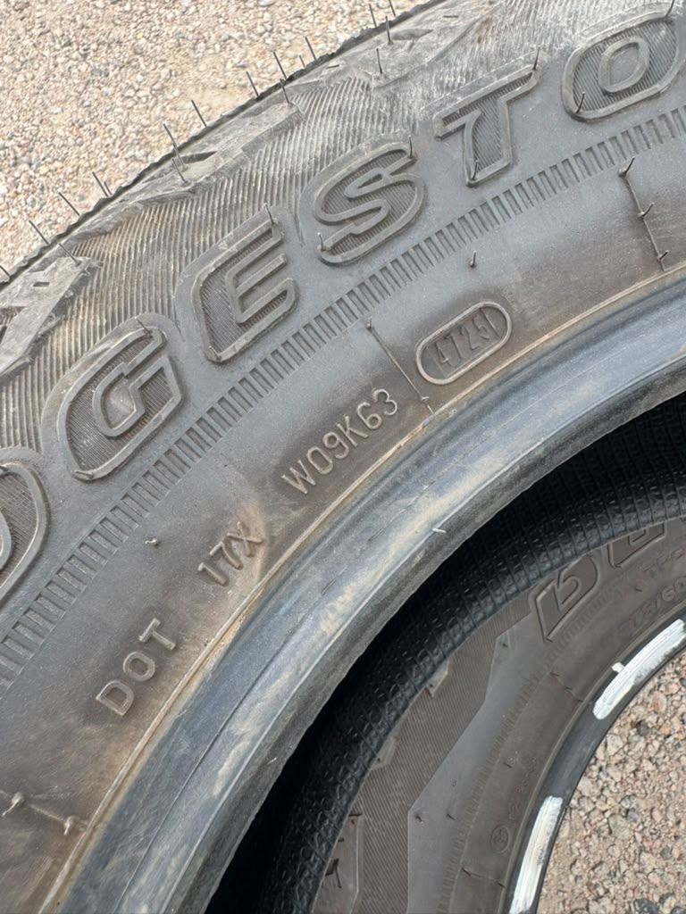 275/60R20 Pair (2 Used Tires) Bridgestone Dueler