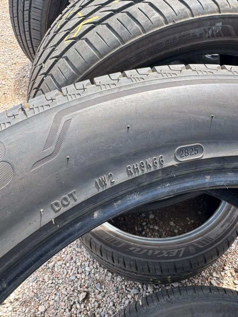 275/50R22  Pair (2 Used Tires) Bridgestone Alenza