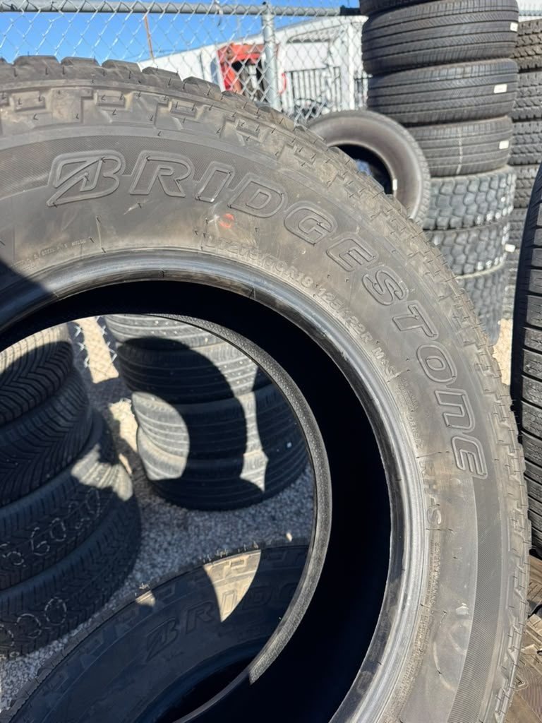 LT275/70R18 Set (4 Used Tires) Bridgestone Dueler AT