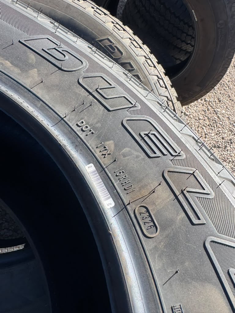 LT275/70R18 Set (4 Used Tires) Bridgestone Dueler AT