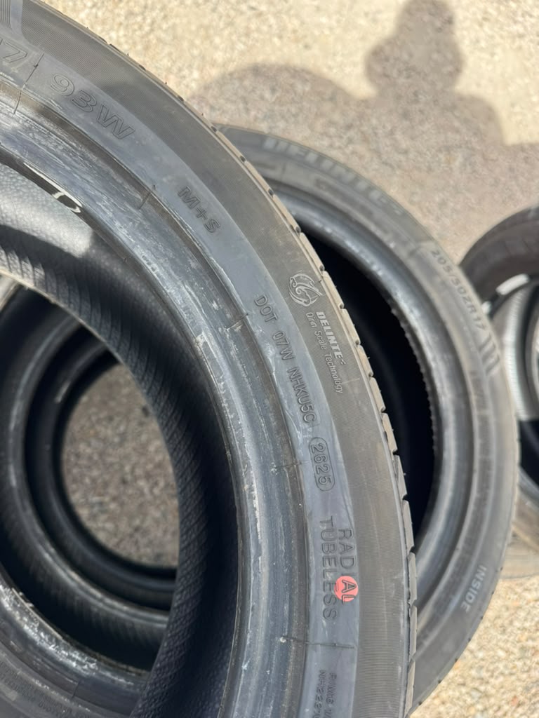 205/50R17 Set (4 Used Tires) Delinte DS2