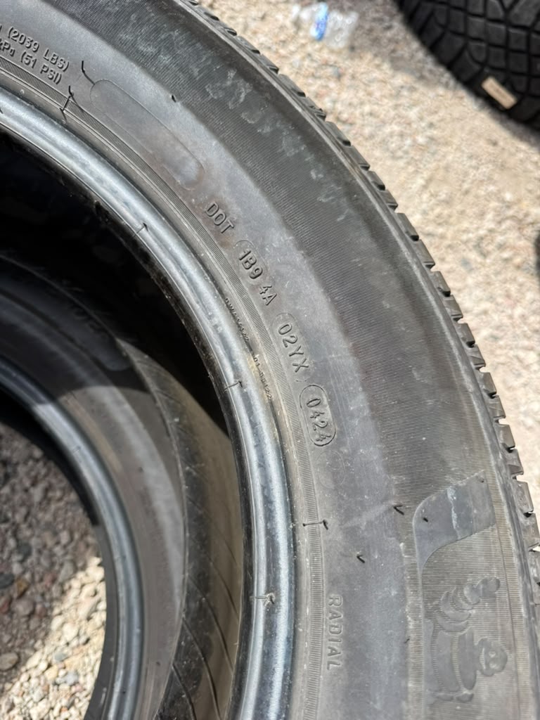 245/60R18 Pair (2 Usend Tires) Michelin Defender - 📍 Commerce City