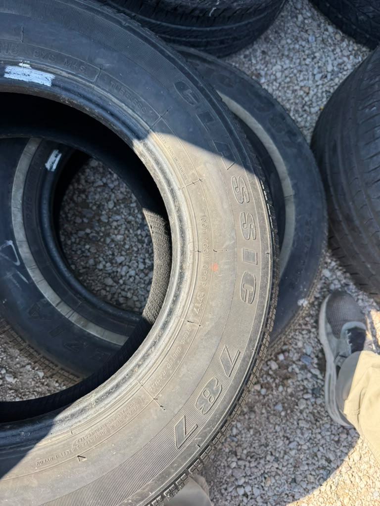 215/70R15 Pair (2 Used Tires) Venezia Classic 787