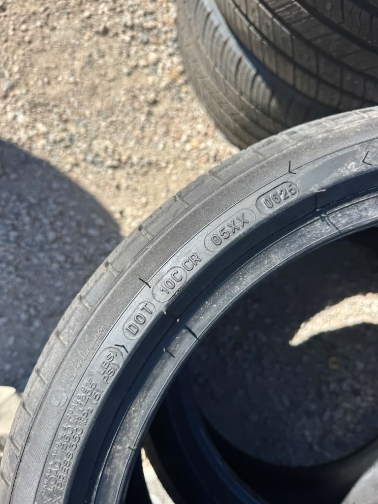 225/40R18 Pair (2 Used Tires) Michelin Primacy