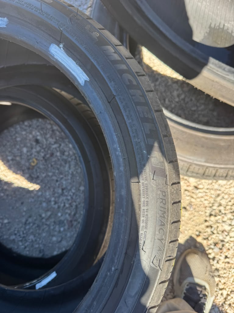 225/40R18 Pair (2 Used Tires) Michelin Primacy