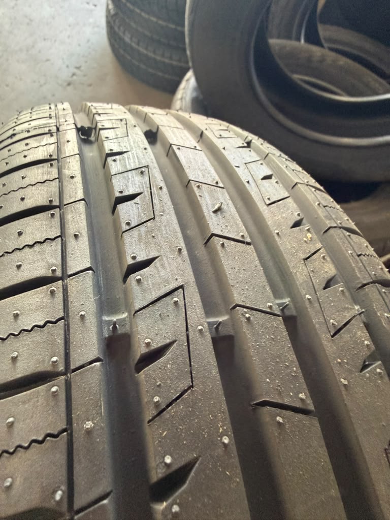 185/65R14 Set (4 Brand New Tires!!) Lionhart LH-501