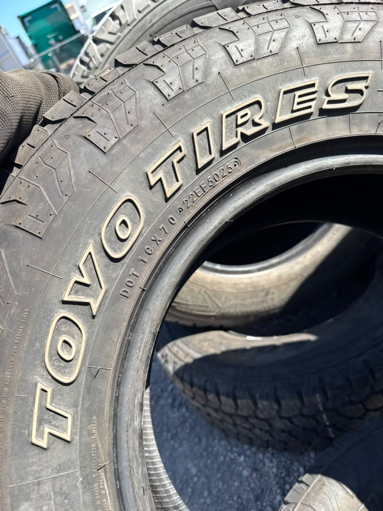 265/70R17 Pair (2 Used Tires) Toyo Open Country - 📍 Commerce City
