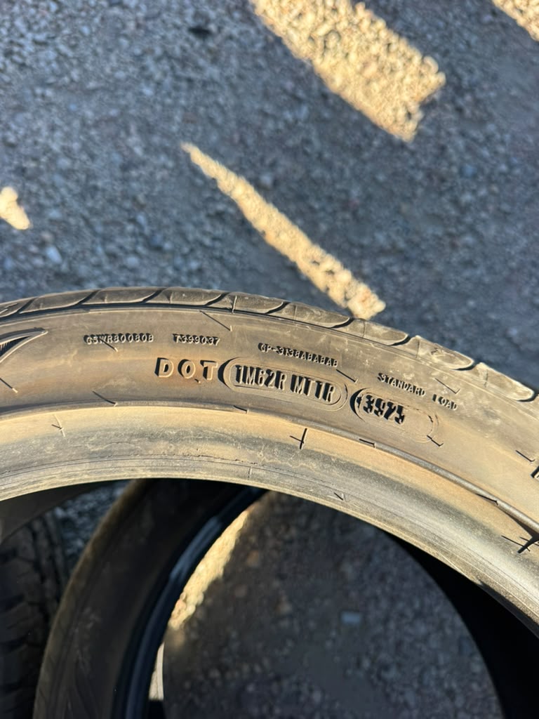 235/40R18 Pair (2 Used Tires) Goodyear Assurance MaxLife