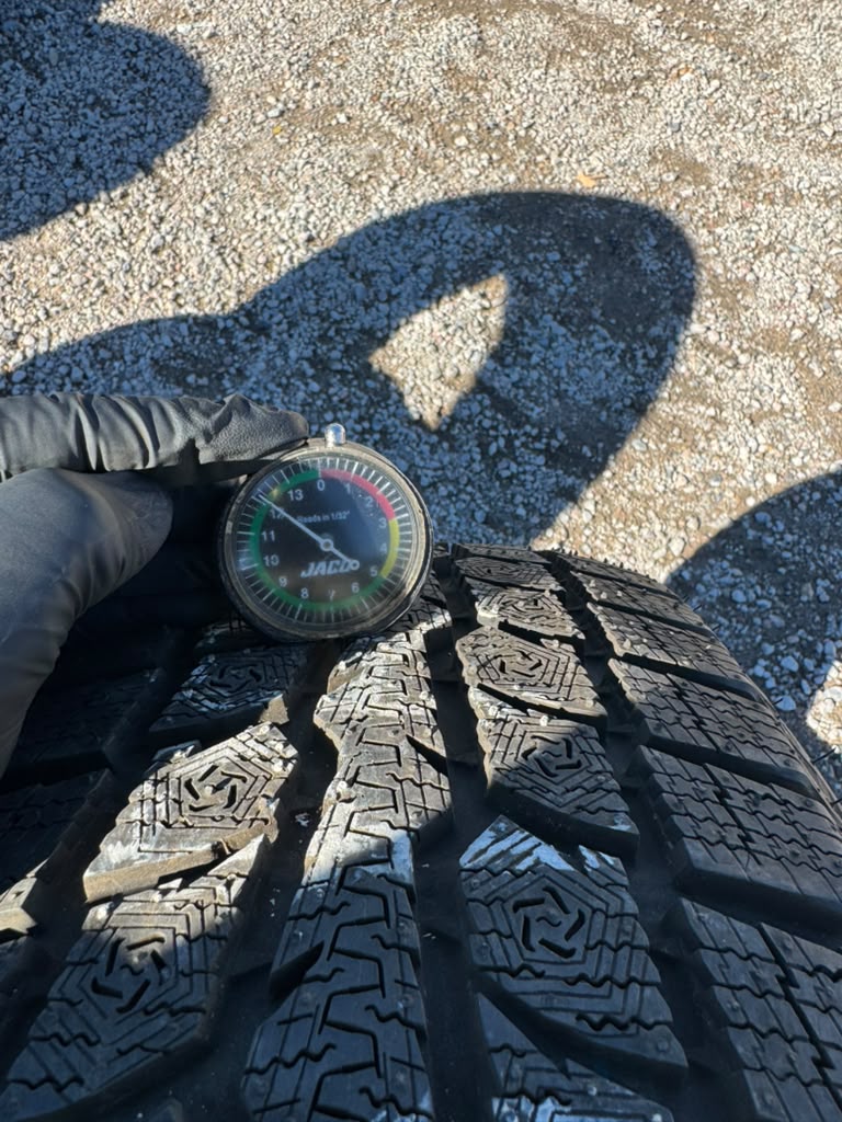 215/60R16 Pair (2 Used Tires)  Toyo Observe GSI-6