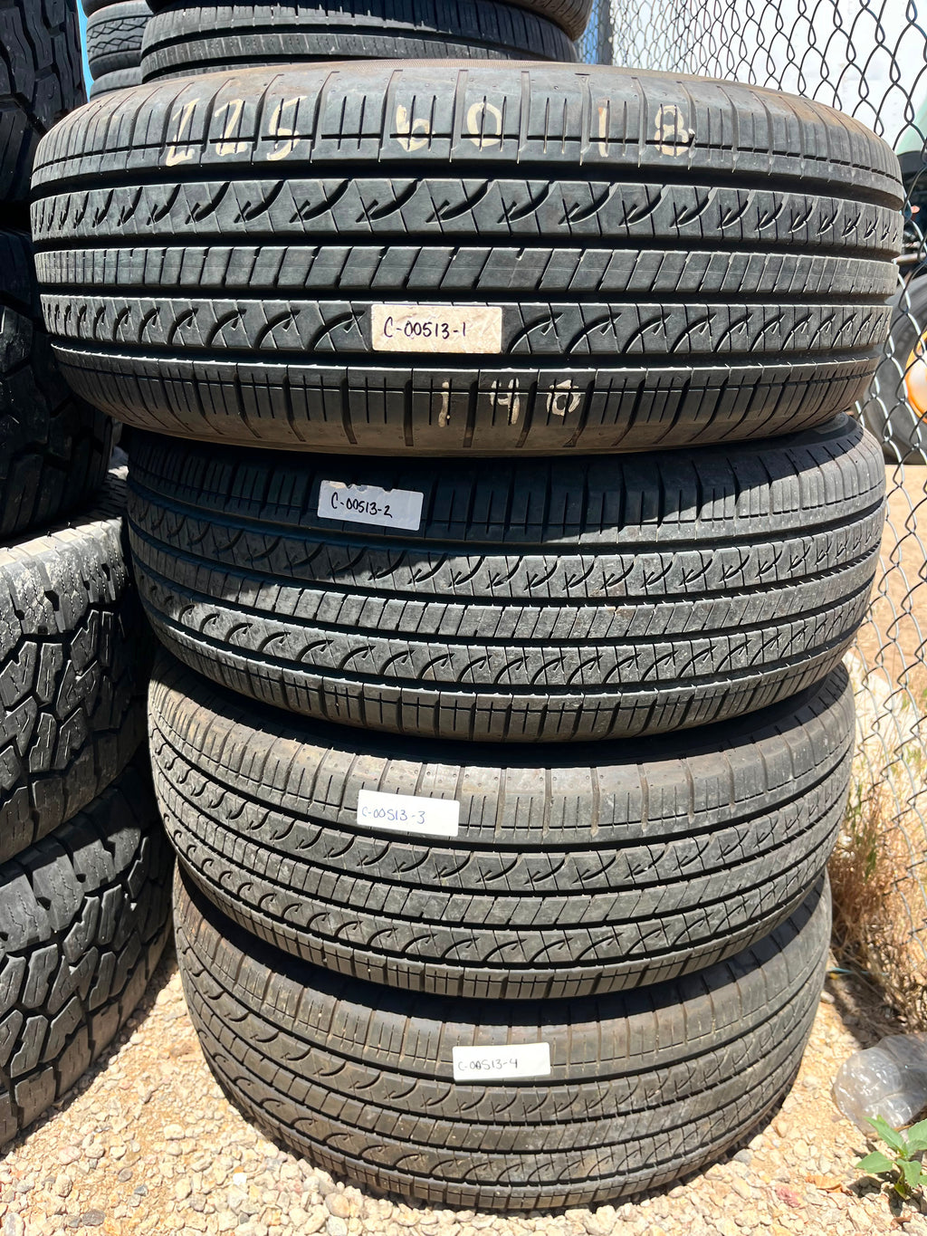 225/60R18 Set (4 Used Tires) Yokohama Avid GT