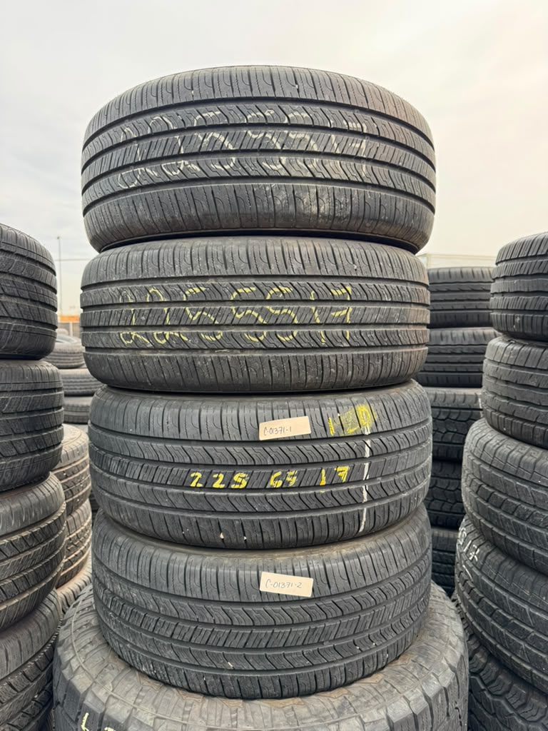 225/55R17 Set (4 Used Tires) Sailun Atrezzo SH408