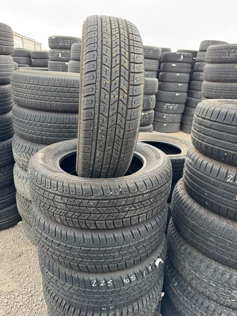 225/65R17 Set (4 Used Tires) Phantom C- Sport